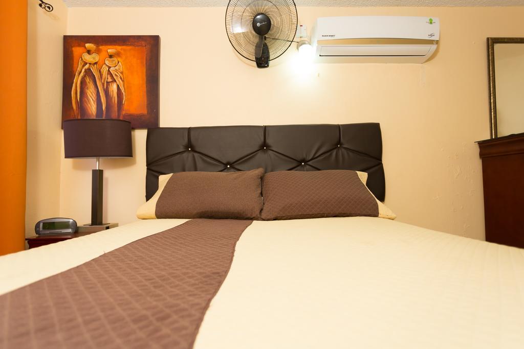Cozy Accommodations Кингстон Экстерьер фото