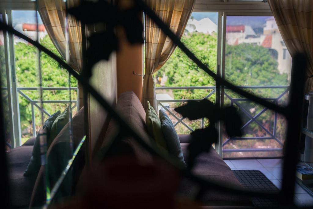 Cozy Accommodations Кингстон Экстерьер фото