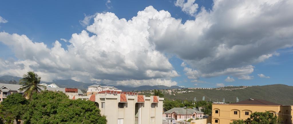 Cozy Accommodations Кингстон Экстерьер фото